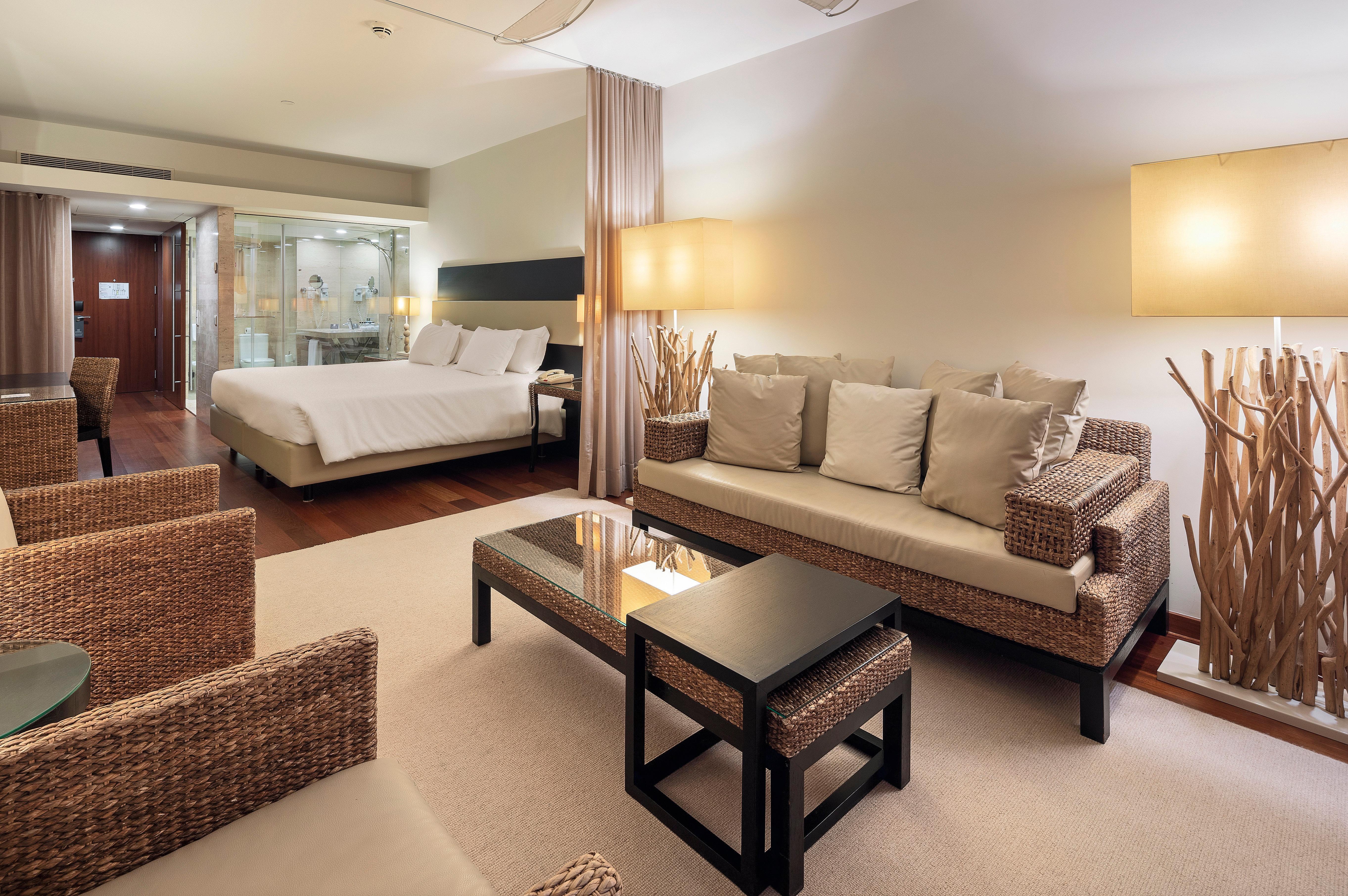 Crowne Plaza Vilamoura - Algarve By Ihg Luaran gambar A suite at the hotel