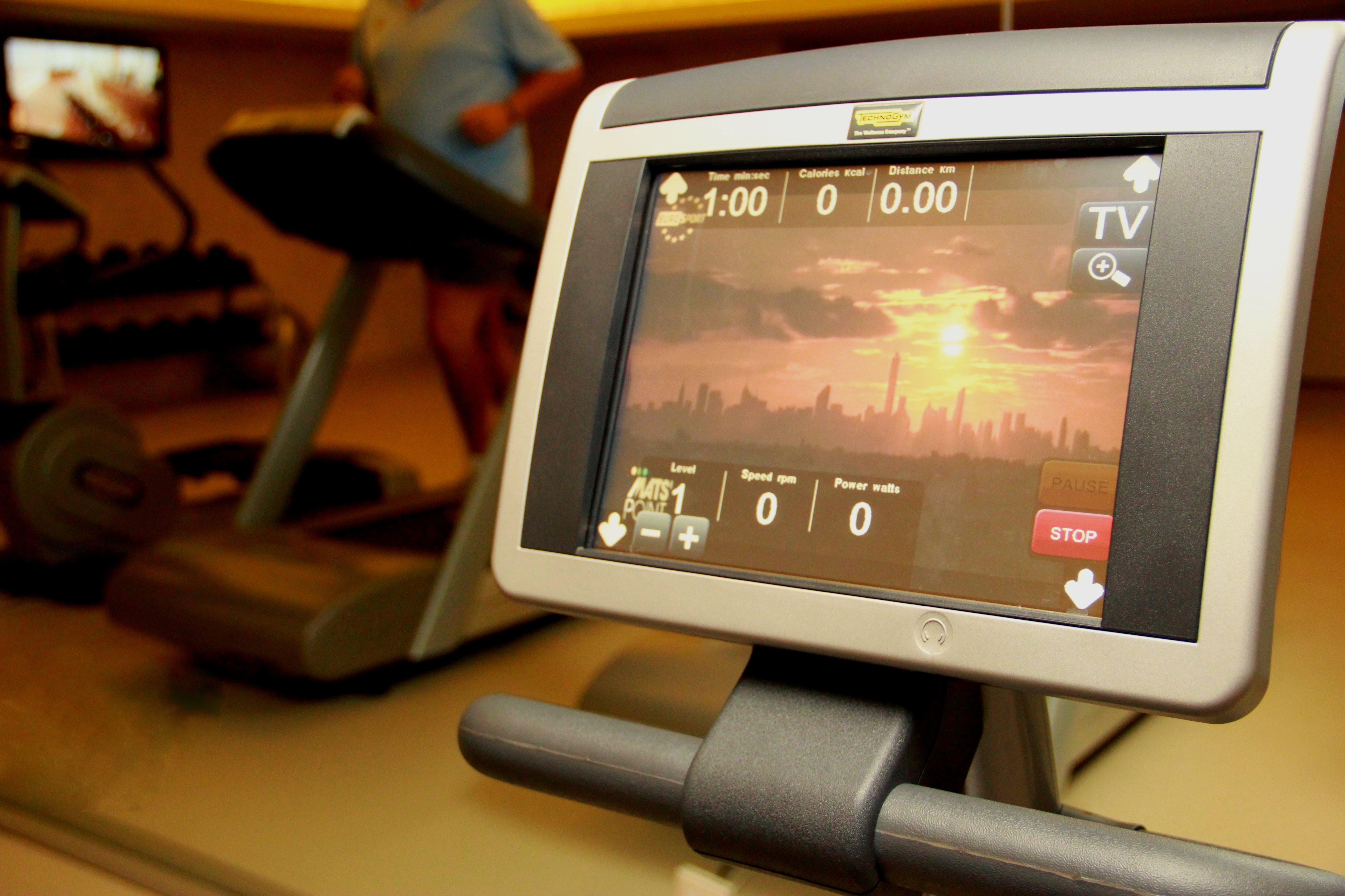 Crowne Plaza Vilamoura - Algarve By Ihg Luaran gambar A treadmill console