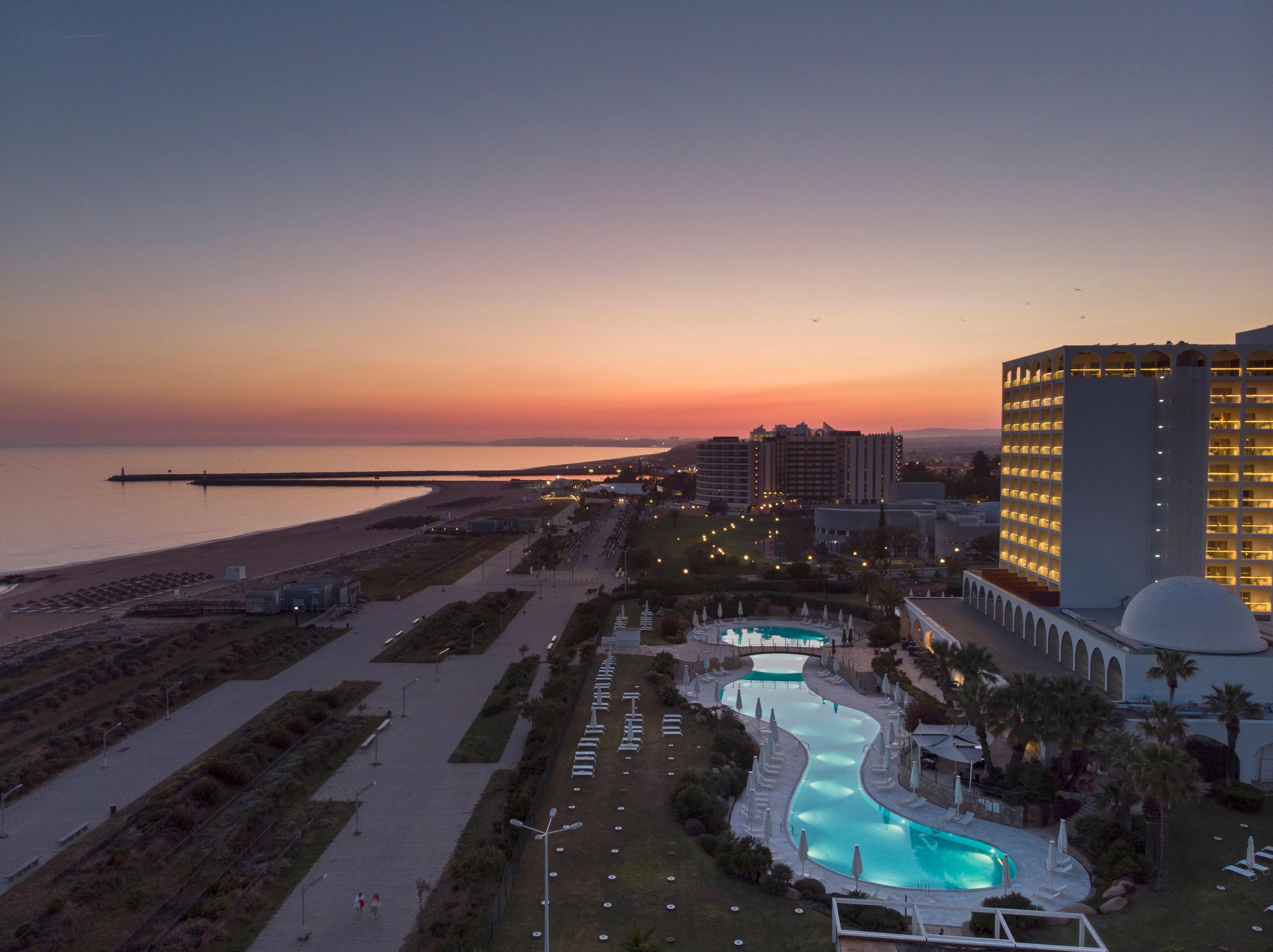 Crowne Plaza Vilamoura - Algarve By Ihg Luaran gambar Sunset at the beach of Nikiti